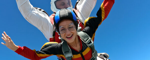 saut en parachute pour un EVJF