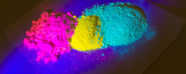 poudre fluorescente